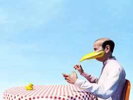 At the beak table by Ralf Zeigermann