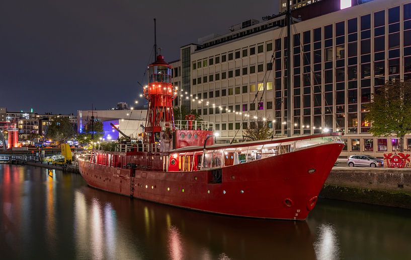 Het Lichtschip Vessel 11 in de Wijnhaven in Rotterdam van MS Fotografie | Marc van der Stelt