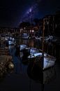 Vissersboten in de haven 's nachts in de haven van Uwe Merkel thumbnail