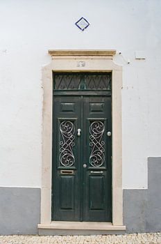Die Türen von Portugal-Grün mit curl Elementen nummerieren 4