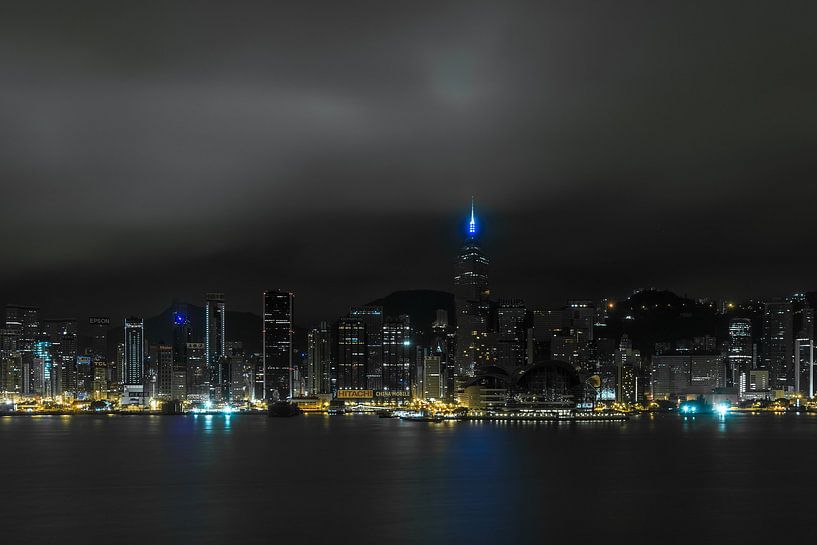 HONG KONG 22 by Tom Uhlenberg