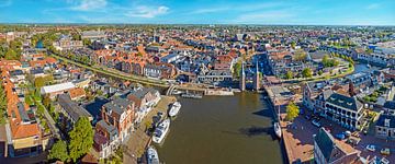 Lucht panorama from het historische stadje Sneek met de Waterpoort in Friesland Nederland van Eye on You