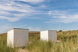 Strandhütten zwischen dem Strandgras von Percy's fotografie