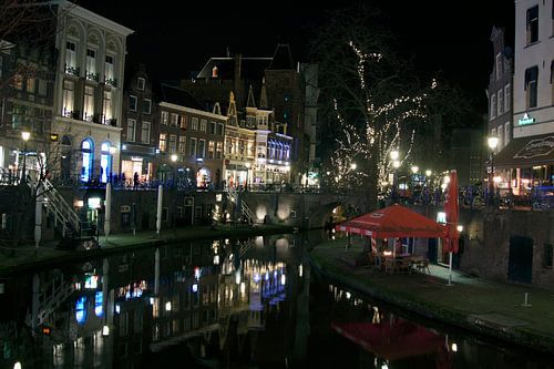 Oude Gracht canal in Utrecht by night.