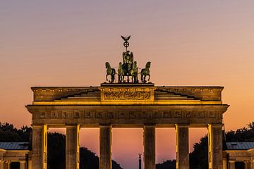 Brandenburger Tor bij zonsondergang van Frank Herrmann