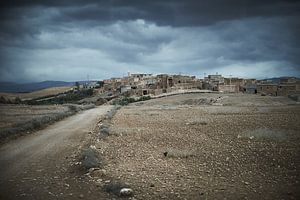 Marokkaans landschap met dorp van Karel Ham
