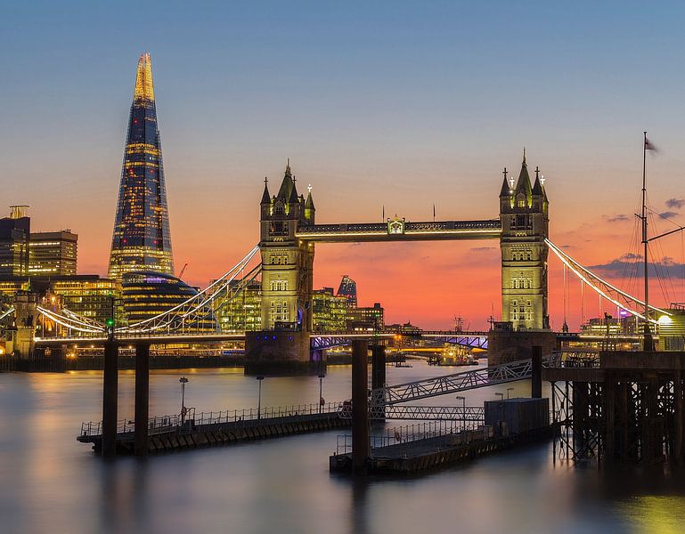 London by Hello Pompoyo