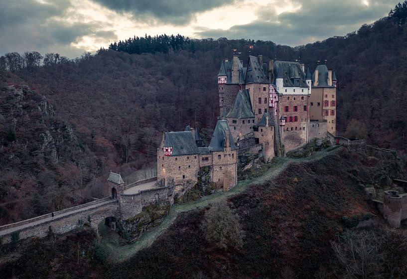 Burg Eltz par Niels Tichelaar