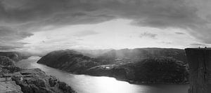 Preikestolen Norvège en noir et blanc