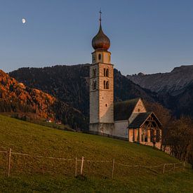 Tussen Dag en Nacht – Chiesa di San Valentino - Dolomieten van Teun Ruijters