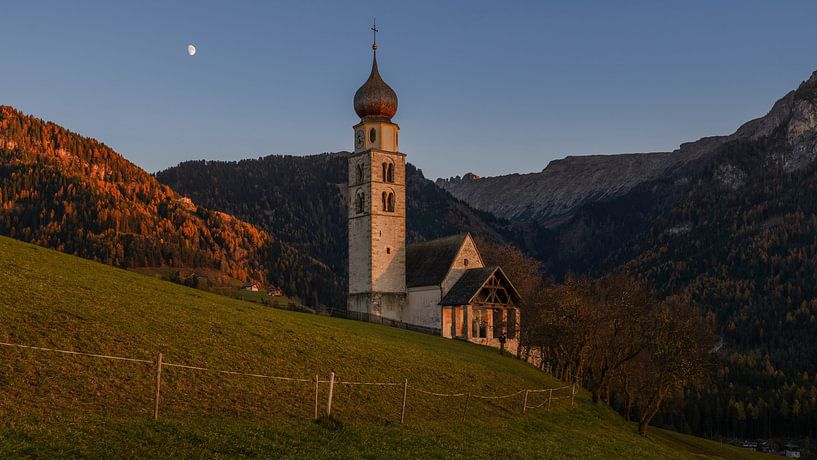 Tussen Dag en Nacht – Chiesa di San Valentino - Dolomieten van Teun Ruijters