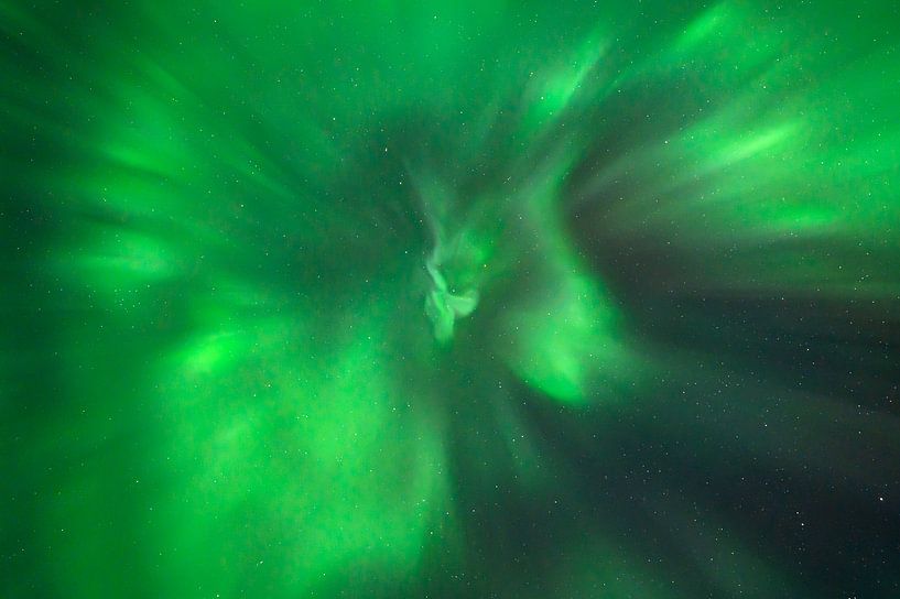 Northern lights in the zenith by KC Photography