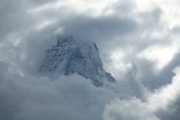 Matterhorn in de wolken, Zermatt, Zwitserland
