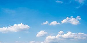 Ciel bleu avec des nuages