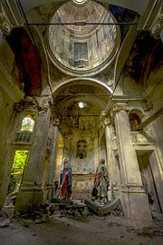 Abandoned places, Chapel in Italy by Frans Nijland