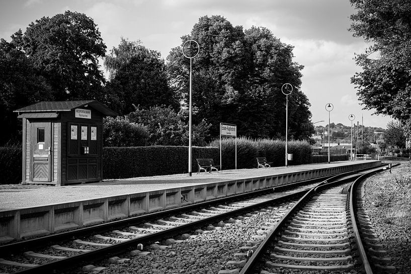 Gare d'Essen-Kupferdreh de la Hespertalbahn en noir et blanc par Tobias Kursawa