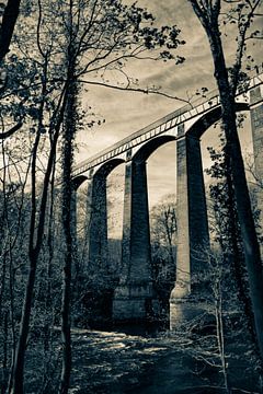 Vintage look Pontcysyllte Aqueduct van Clive Lynes