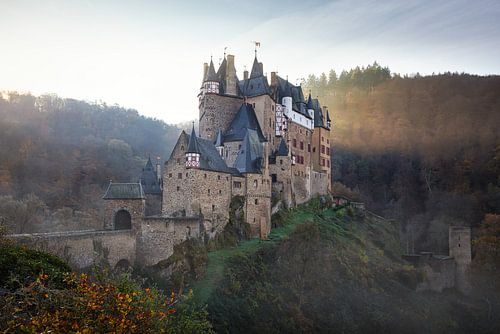 Burg Eltz bei Sonnenaufgang