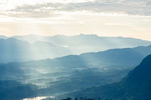 Sunrays in Sri Lanka von Gijs de Kruijf