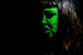 Kunstzinnig geschilderd persoon