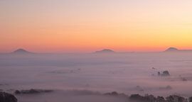 Îles dans le brouillard : Hohenstaufen, Rechberg, Stuifen sur Jiri Viehmann