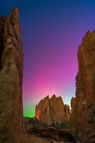 Nachtaufnahmen von Nordlichtern - Garden of the Gods Aurora Borealis