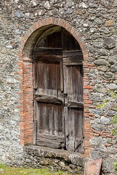 Oude deur in Toscane, Italie