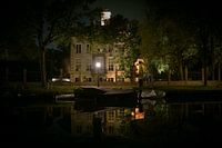 Sloep aan de vecht in de avond bij de 17-eeuws woning Bolenstein