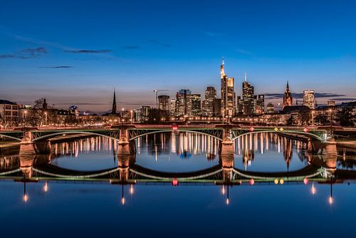 Frankfurt na zonsondergang