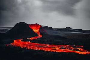 Lavastrom aus dem Vulkan Fagradalsfjall von Martijn Smeets
