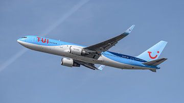 Take-off TUI Boeing 767-300. by Jaap van den Berg