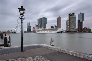 Cruiseschip The Island Princess aan de Rotterdamse Holland Amerika Kade van Arno Prijs