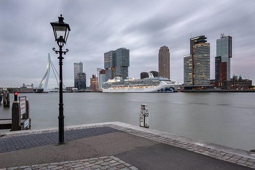 Das Kreuzfahrtschiff Island Princess am Holland America Quay in Rotterdam