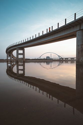 Zaligebrug en de Oversteek bij zonsondergang