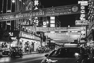 Chinatown in Bangkok in schwarz-weiß von Bart van Lier