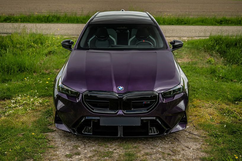 BMW M5 Touring G99 Daytona Violet Metallic van Bas Fransen