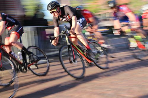 Kleurrijke wielrenners