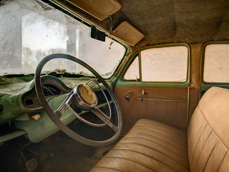 vintage retro auto interieur urbex urban exploring ford consul van sam vanneste