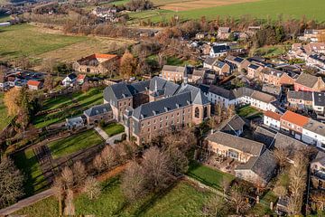 Luchtfoto van het Mariëdaal Klooster in Partij Zuid-Limburg van John Kreukniet
