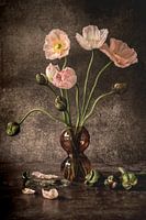 Stilleben mit rosa Mohnblumen
