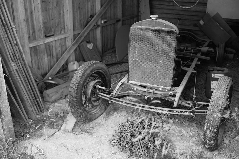 Oude auto in Noorwegen van Rob van Dam