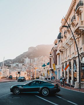 Auto auf den Straßen von Monaco - Farbe von Dayenne van Peperstraten