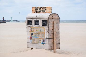 Scheveningen Beach (recycling) by Sync-In Steph