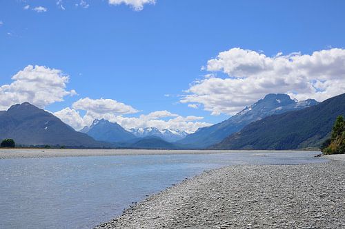De Isengard Lookout bij de rivier de Dart