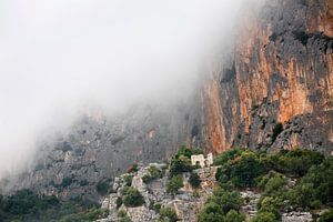 Ruines dans les montagnes sur Mark Leeman