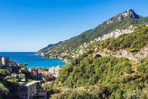 Uitzicht op de stad Vietri sul Mare aan de Amalfikust in Italië