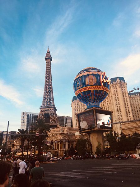 Las Vegas by Hello Pompoyo