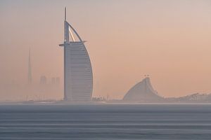 Dubai Skyline im Abendrot
