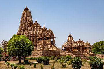 De tempels van Khajuraho in Madhya Pradesh India van Roland Brack