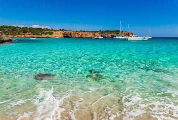 Prachtige baai Cala Varques op het eiland Mallorca, Spanje van Alex Winter
